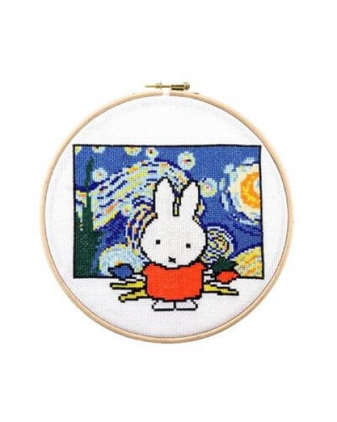 Borduurpakket Nijntje met Van Gogh Sterrennacht 20cm van PAKO 076.276041