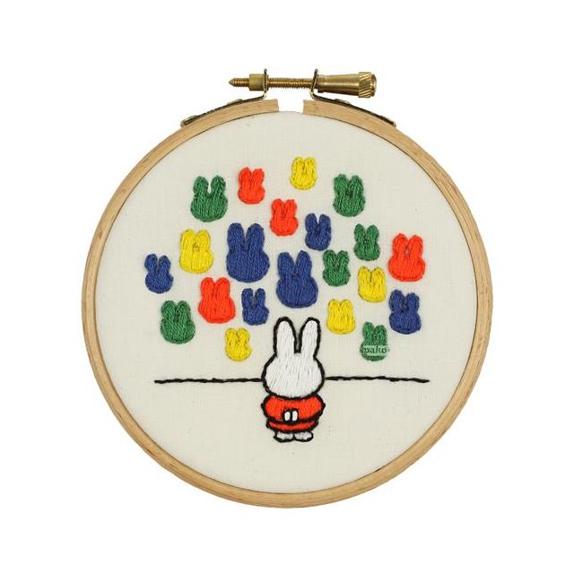 Nijntje in het museum 10cm borduurpakket van PAKO 076.196001