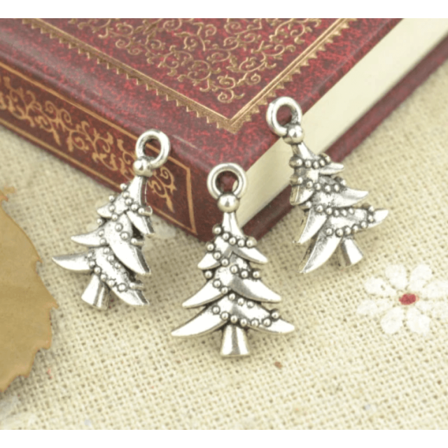 Bedels kerstboompje verzilverd 21 x 14 mm