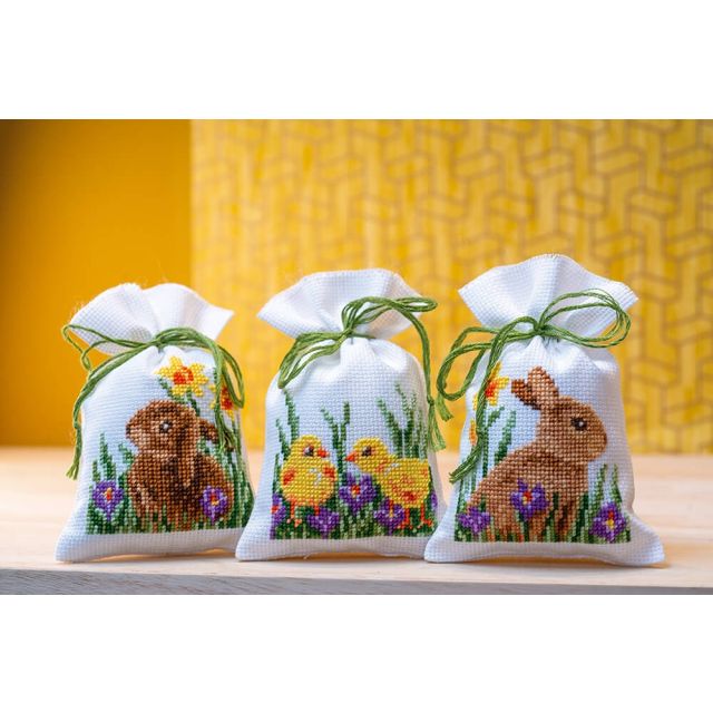 Kruissteek borduurpakket kruidenzakje kit Konijnen met kuikentjes set van 3 VERACHTERT pn-0187096