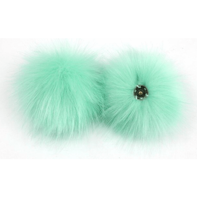 Mint bonten pompon ca. 15cm met drukknoop