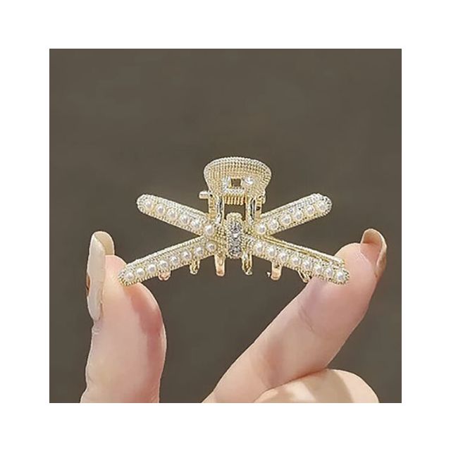 Strik met kleine parels haarklem